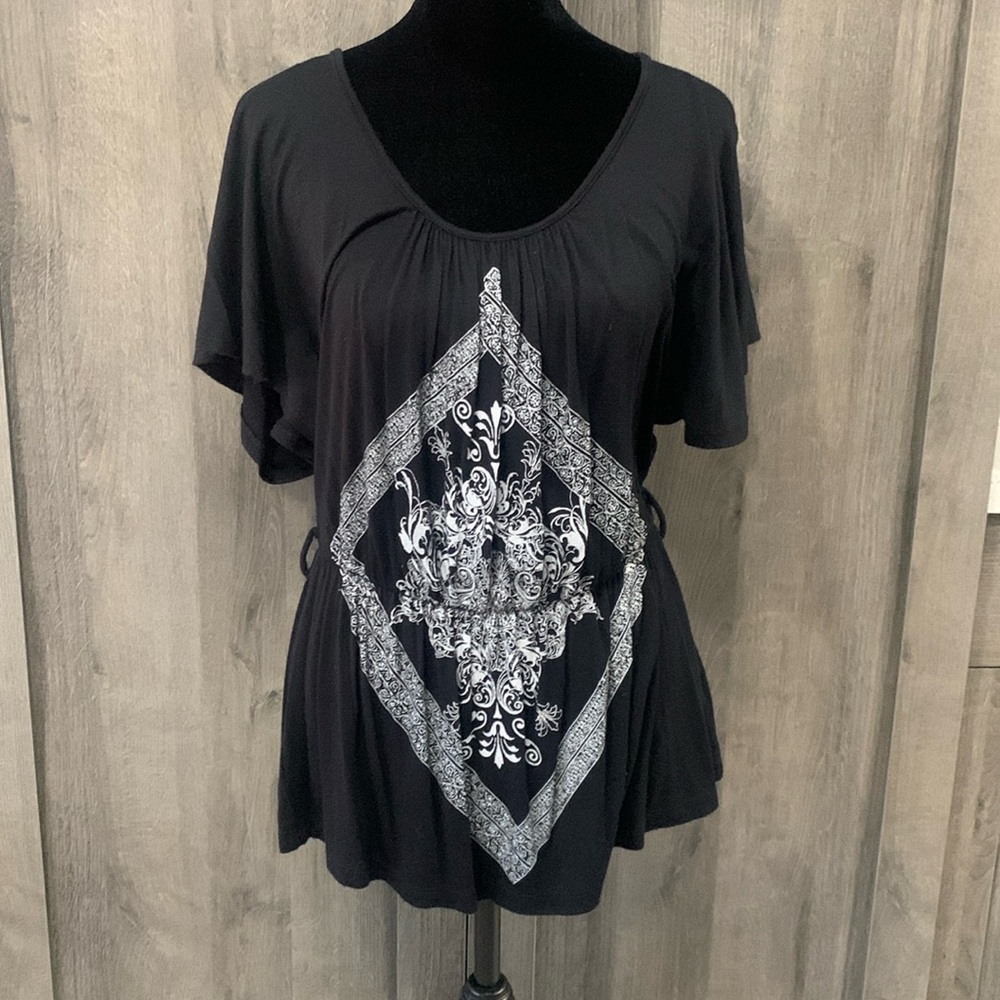 RUE 21 Boho Chic Black With White Geometric Design & Tie Back Shirt Women's S